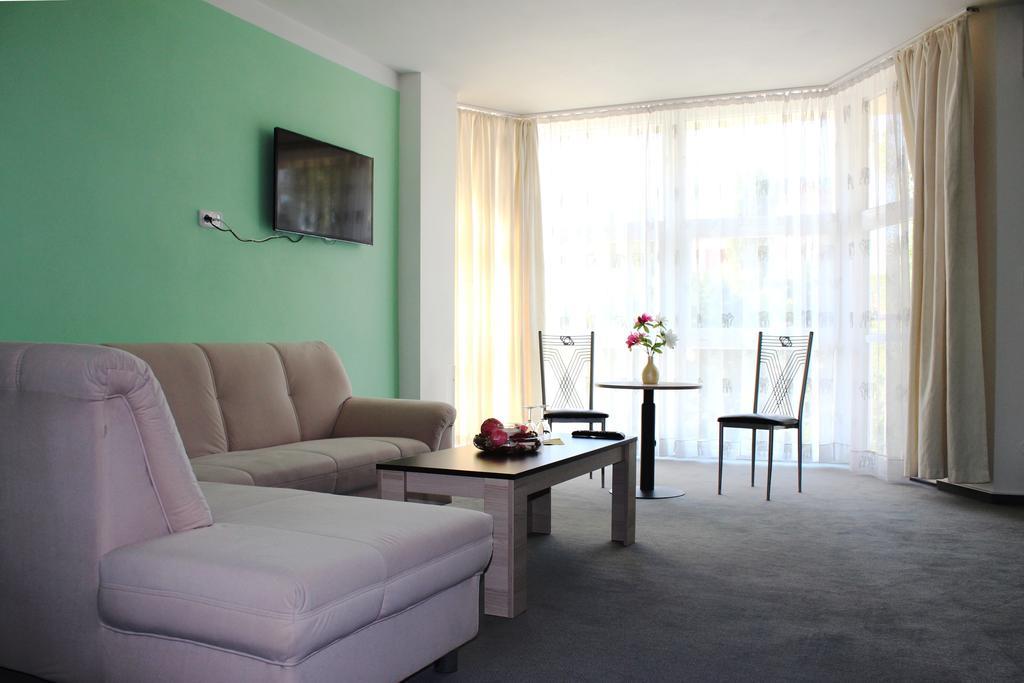 Arkada Hotel Bucovice Exterior photo