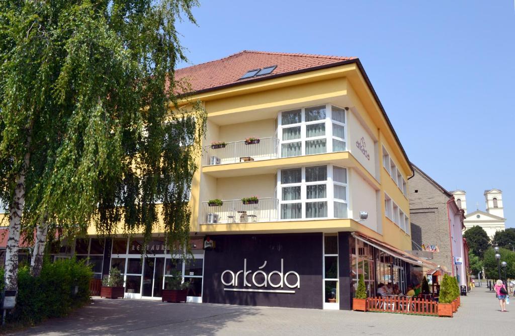 Arkada Hotel Bucovice Exterior photo