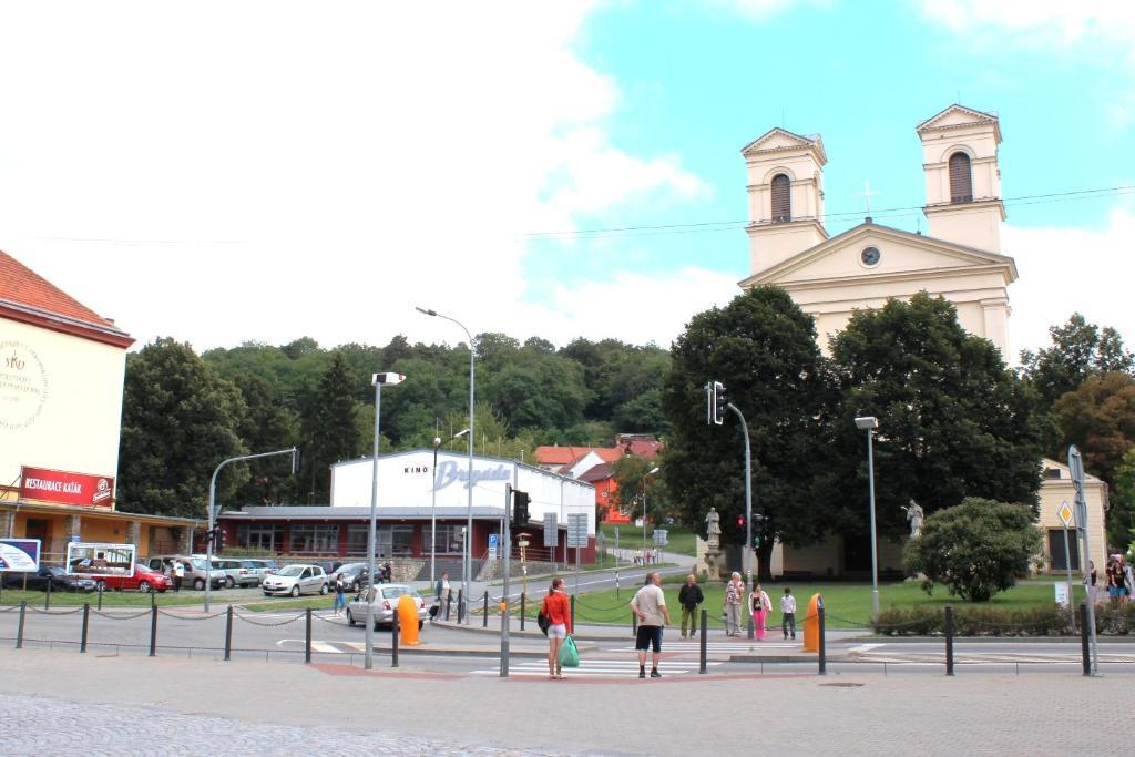 Arkada Hotel Bucovice Exterior photo
